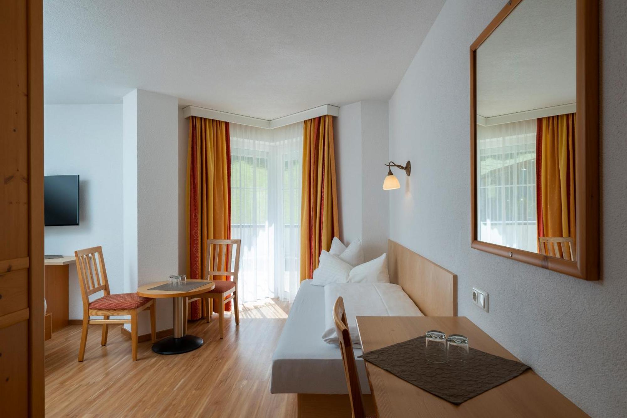 Alpenhotel Erika Ischgl Ngoại thất bức ảnh