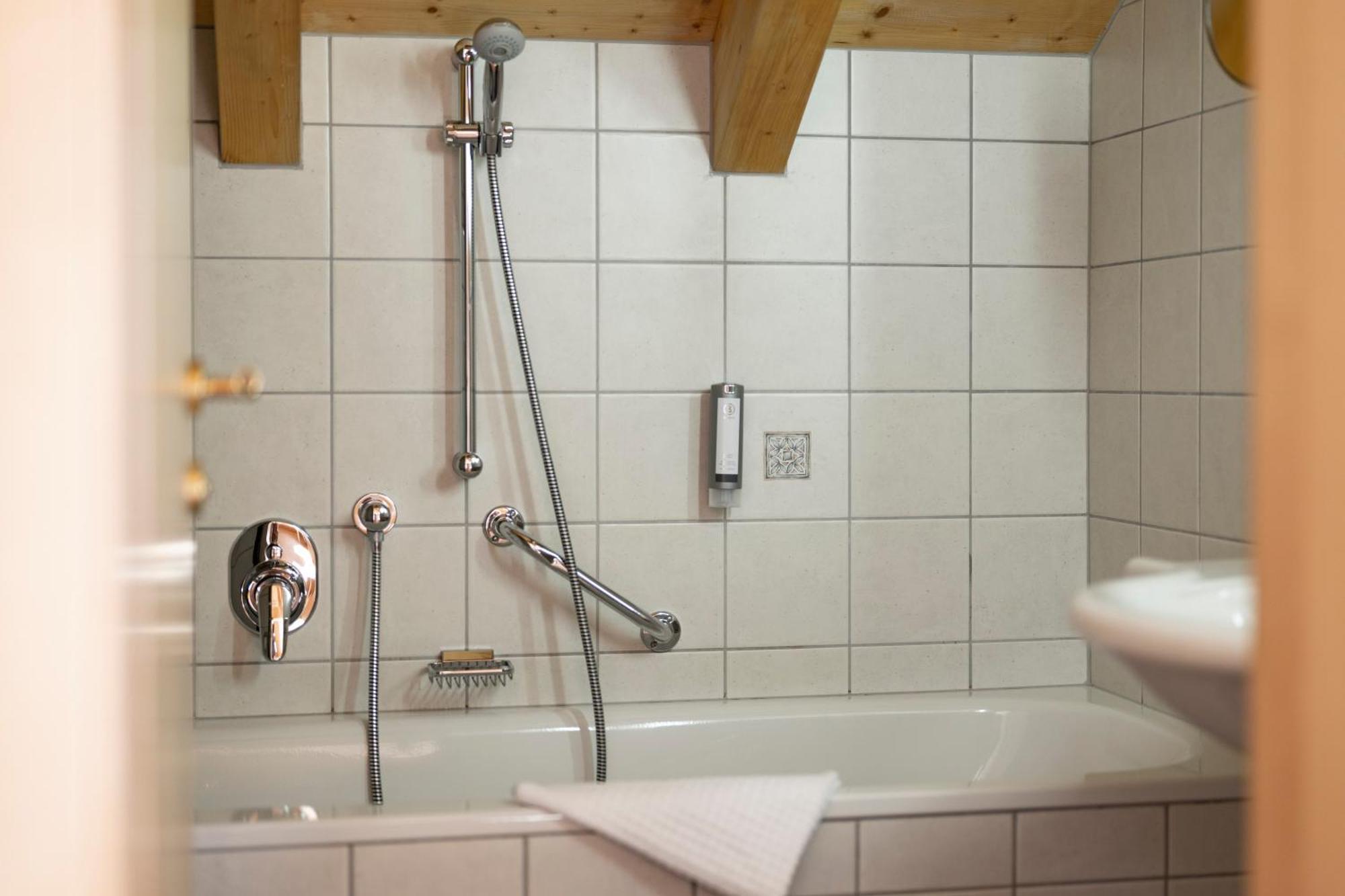Alpenhotel Erika Ischgl Ngoại thất bức ảnh